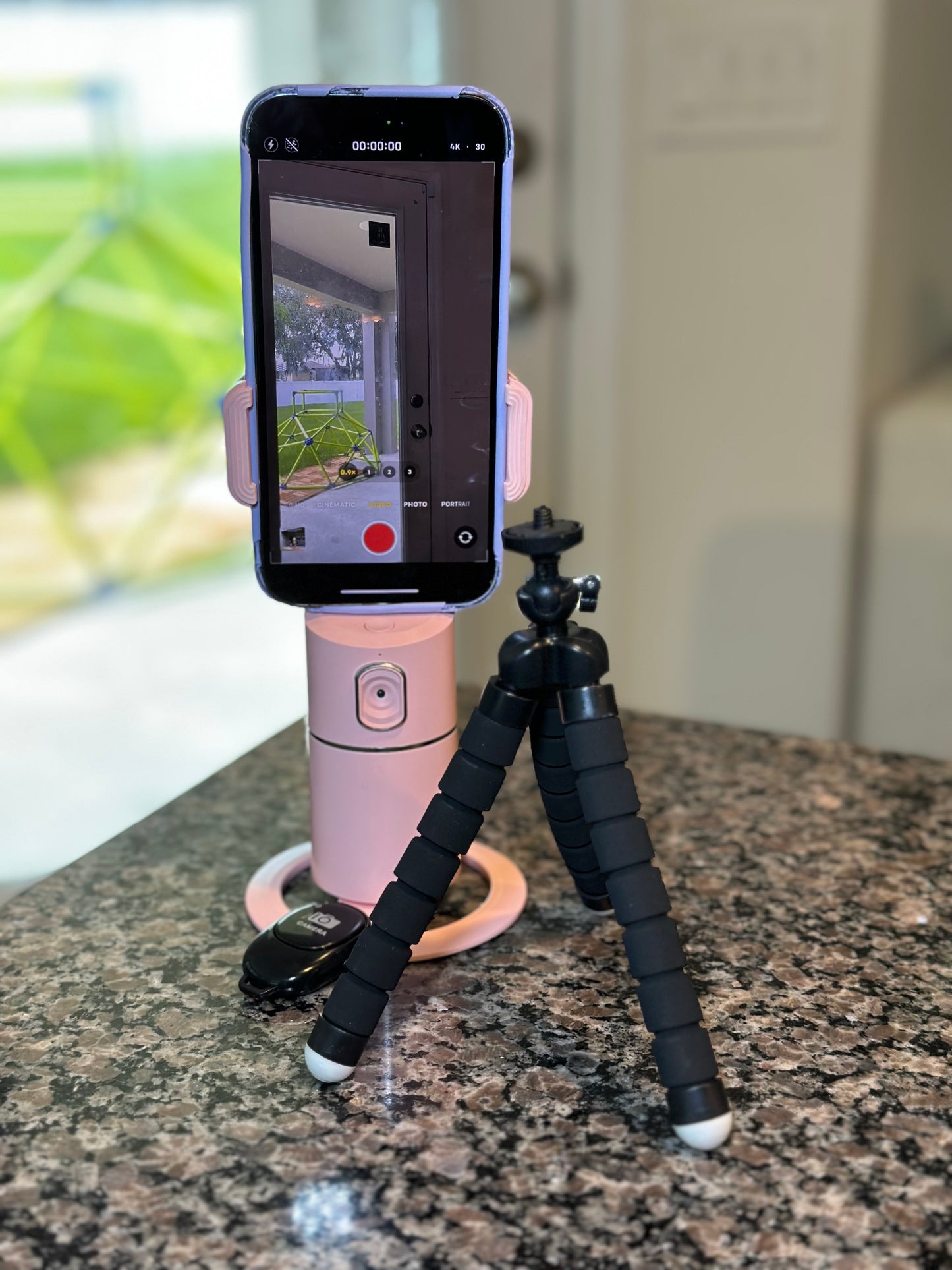 360° rotation face tracking tripod